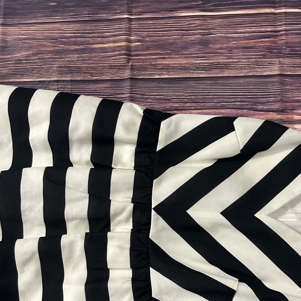 LOFT Black and White Dress - Picture 5 of 7